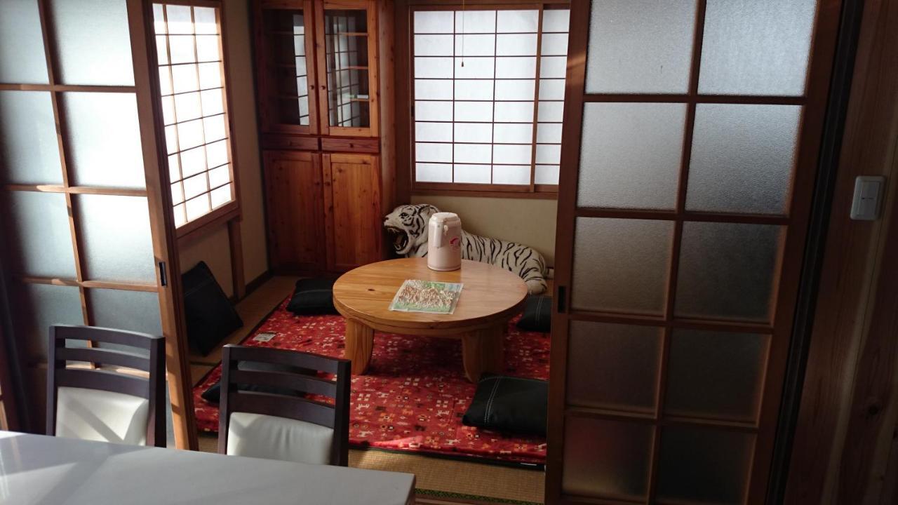 Momiji Guesthouse Cottages - Alpine Route 大町市 エクステリア 写真